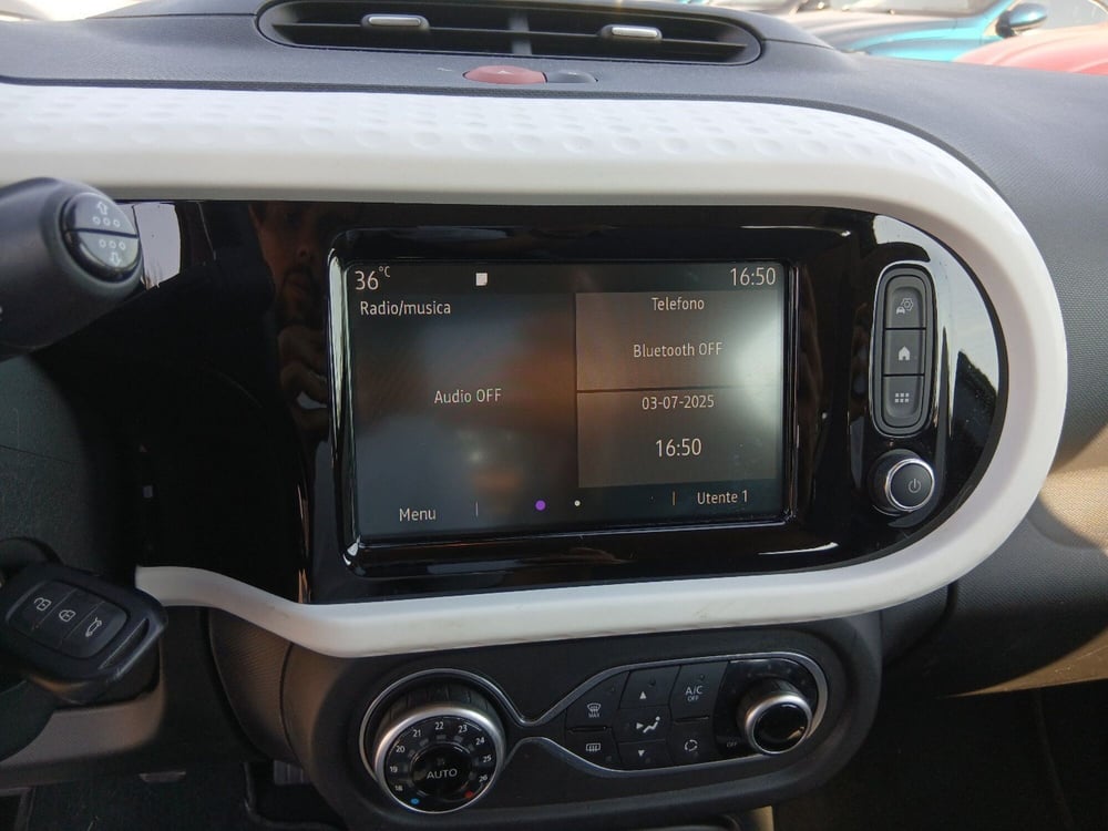 Renault Twingo usata a Latina (15)