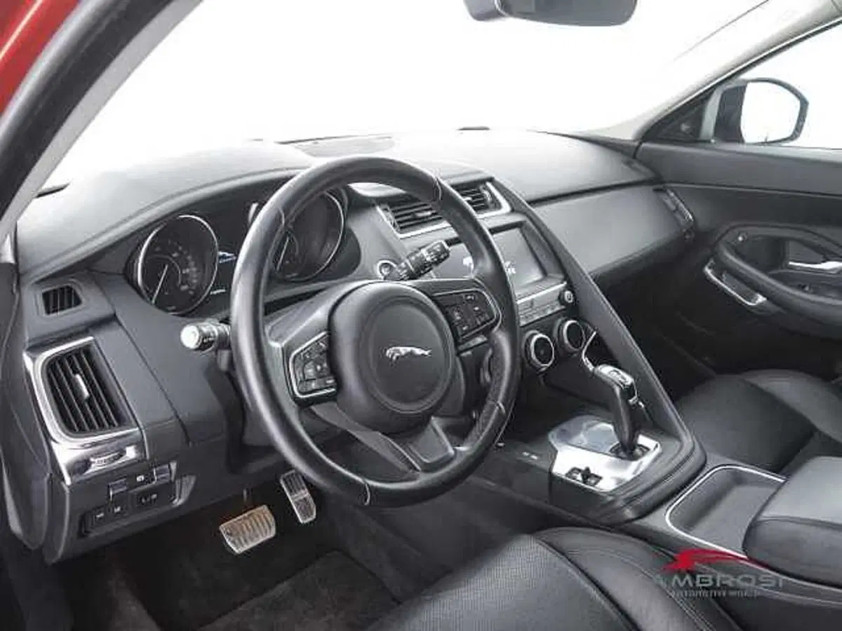 Jaguar E-Pace usata a Perugia (8)