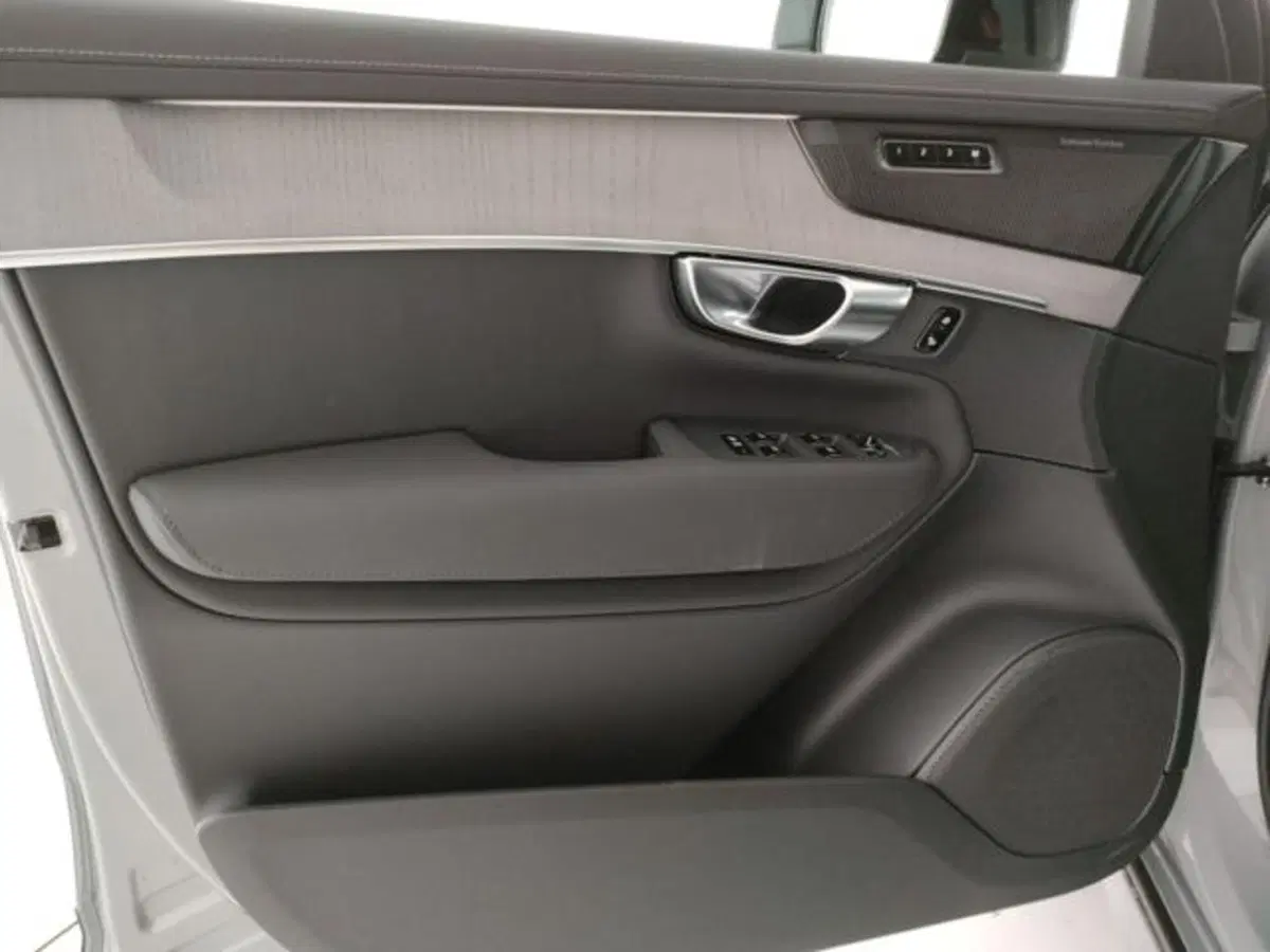Volvo XC90 nuova a Modena (12)