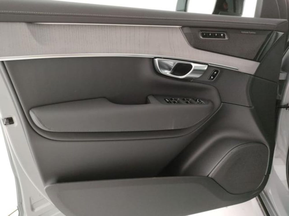 Volvo XC90 nuova a Modena (12)