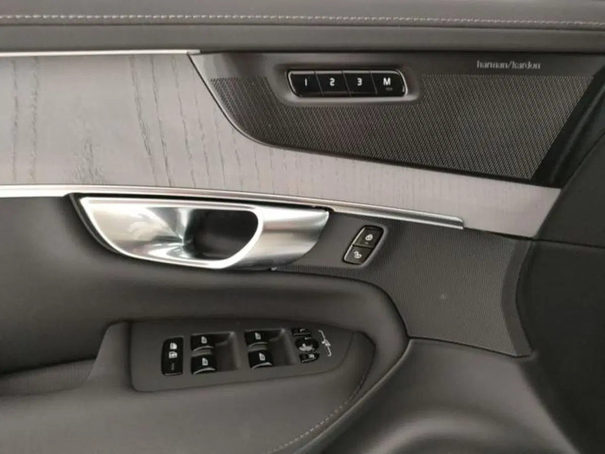 Volvo XC90 nuova a Modena (13)