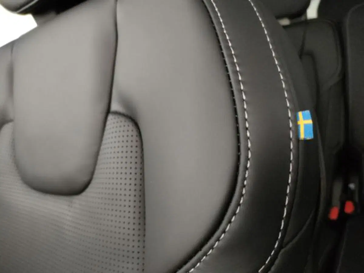Volvo XC90 nuova a Modena (17)