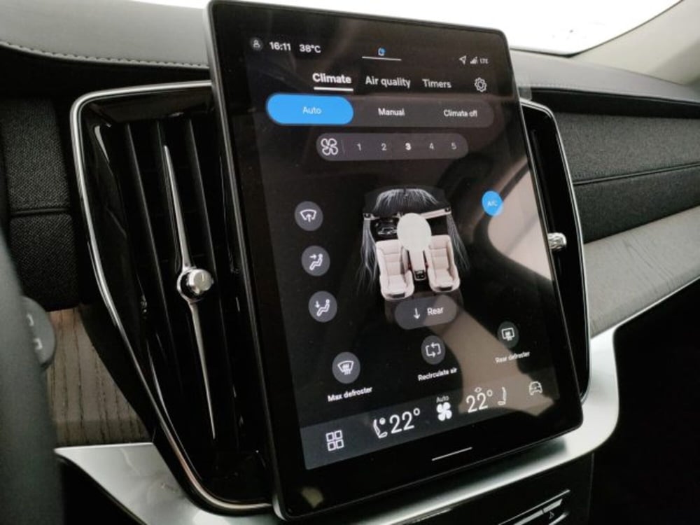 Volvo XC90 nuova a Modena (14)