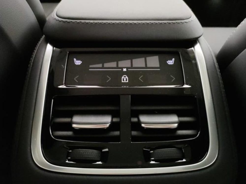 Volvo XC90 nuova a Modena (16)