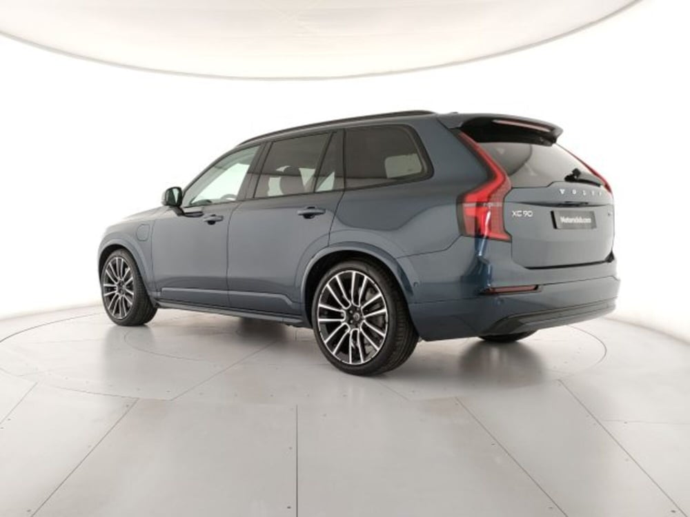 Volvo XC90 nuova a Modena (3)