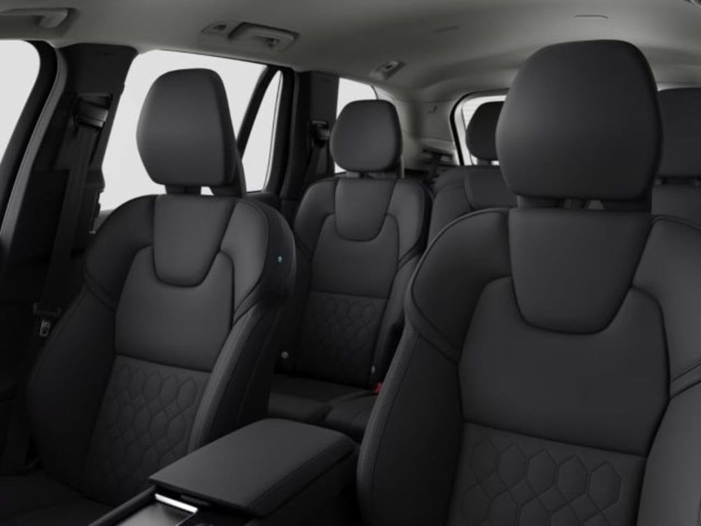 Volvo XC90 nuova a Modena (10)