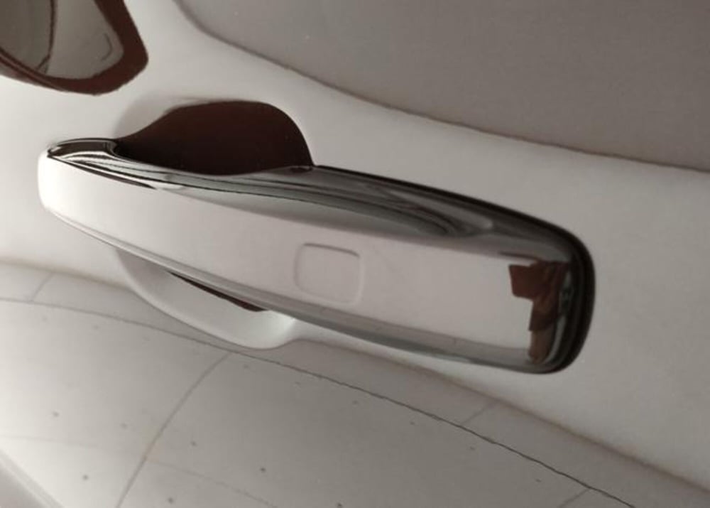 Volvo XC60 nuova a Modena (10)