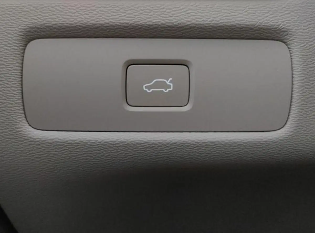 Volvo XC60 nuova a Modena (13)