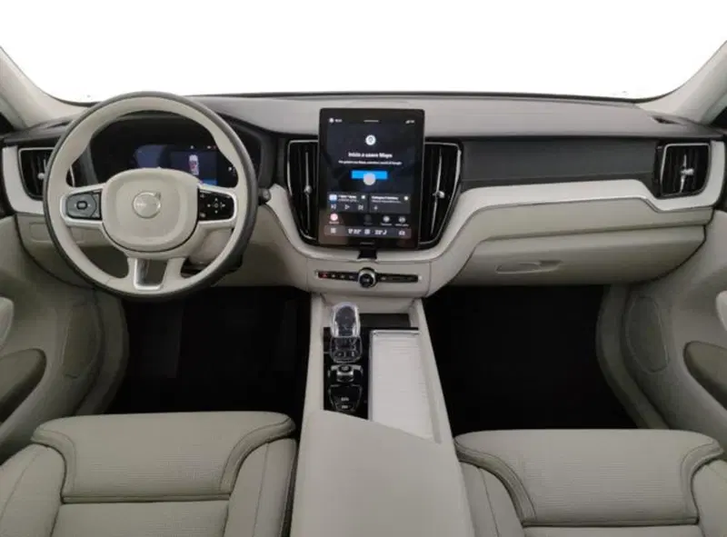 Volvo XC60 nuova a Modena (18)