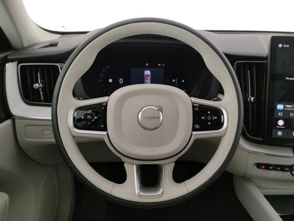 Volvo XC60 nuova a Modena (19)