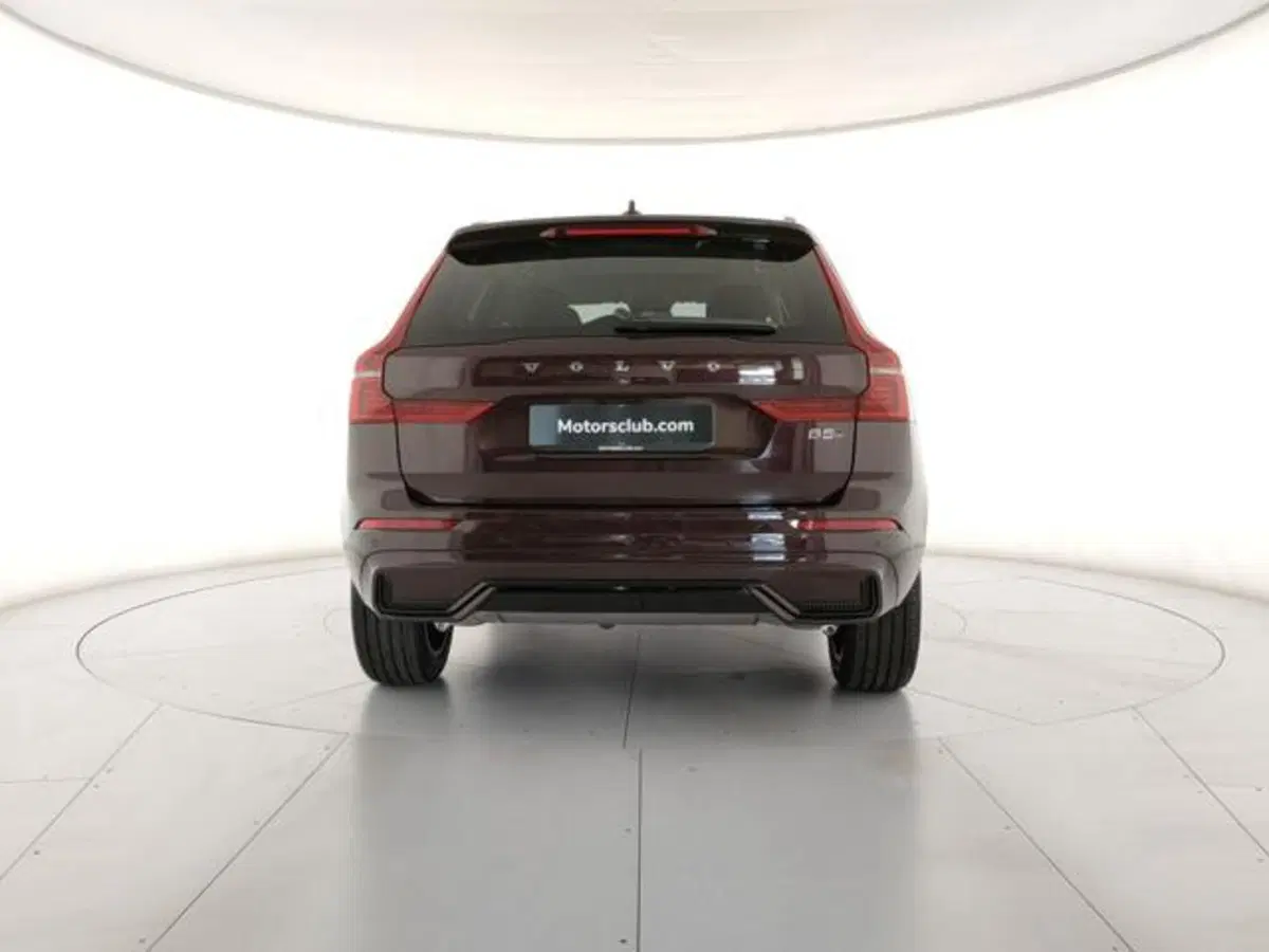 Volvo XC60 nuova a Modena (4)
