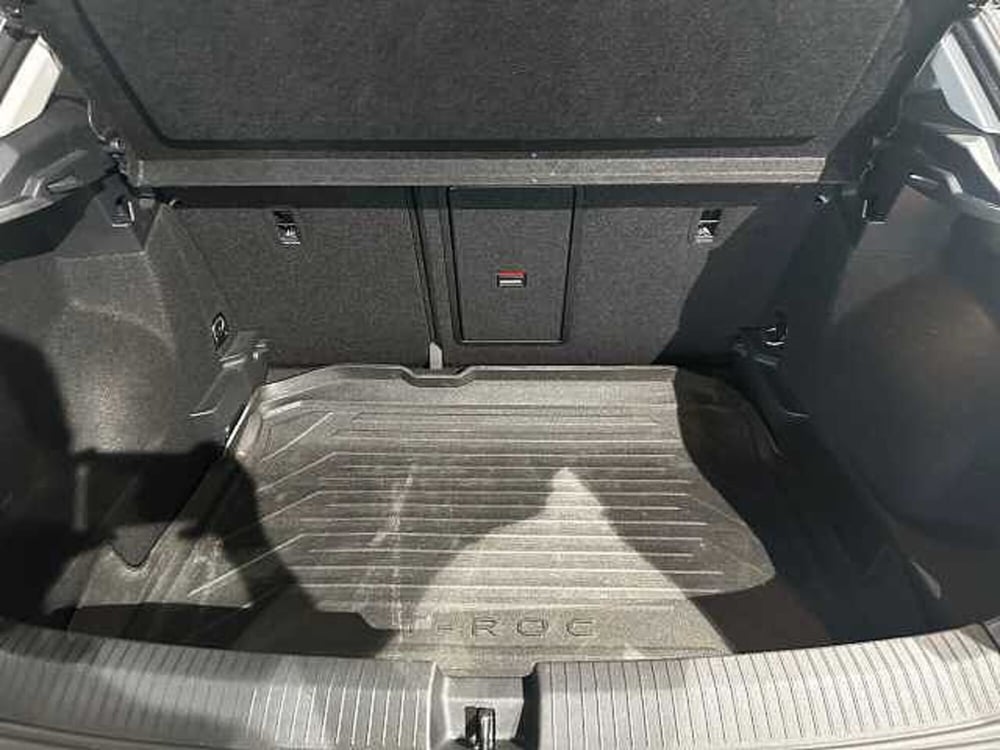 Volkswagen T-Roc usata a Genova (9)