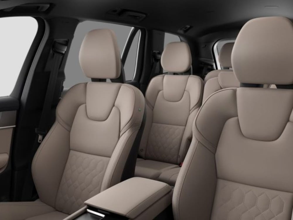 Volvo XC90 nuova a Modena (10)