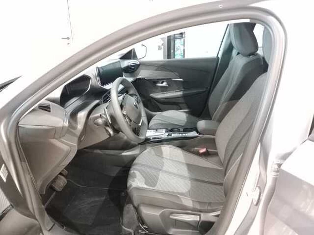 Peugeot 208 nuova a Genova (12)