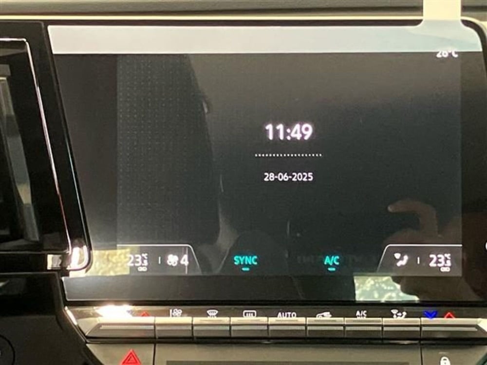 Renault Megane E-Tech Electric nuova a Como (14)