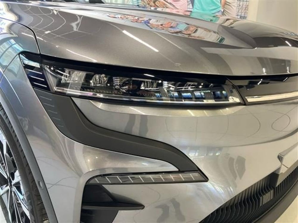 Renault Megane E-Tech Electric nuova a Como (6)