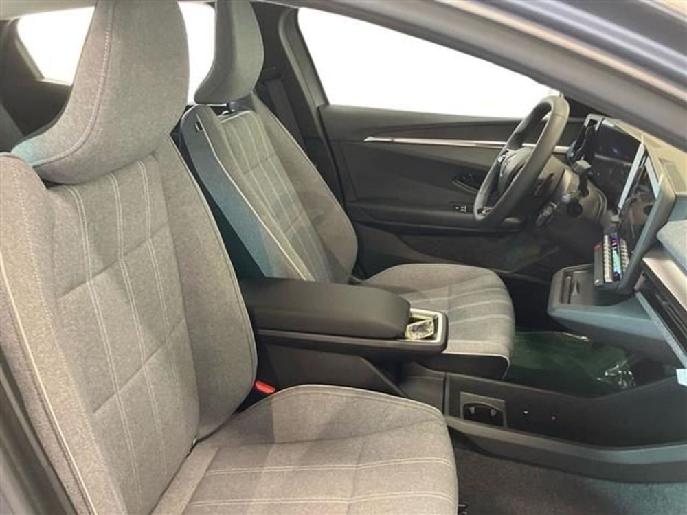 Renault Megane E-Tech Electric nuova a Como (9)