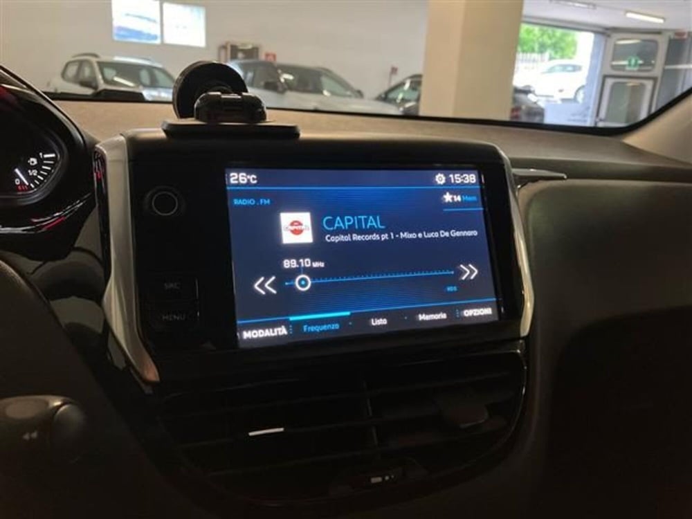 Peugeot 208 usata a Como (13)