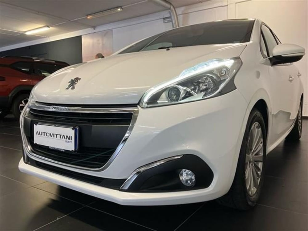 Peugeot 208 usata a Como (7)