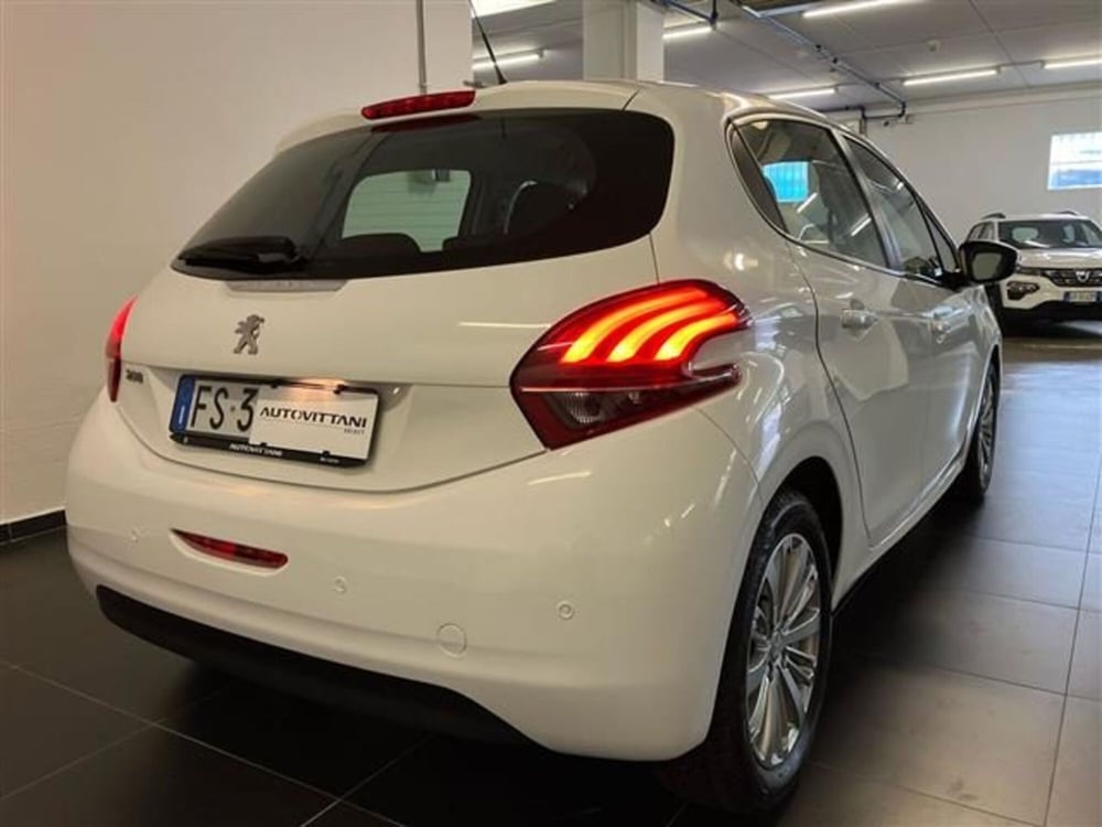 Peugeot 208 usata a Como (8)