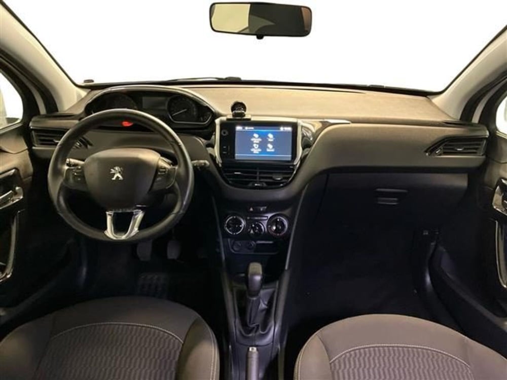 Peugeot 208 usata a Como (9)