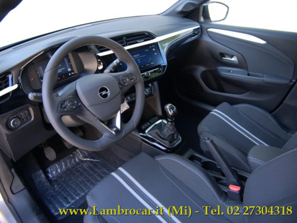 Opel Corsa nuova a Milano (3)