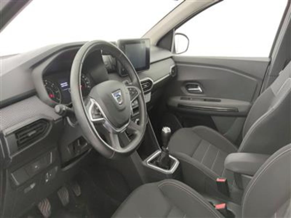Dacia Jogger usata a Bari (14)