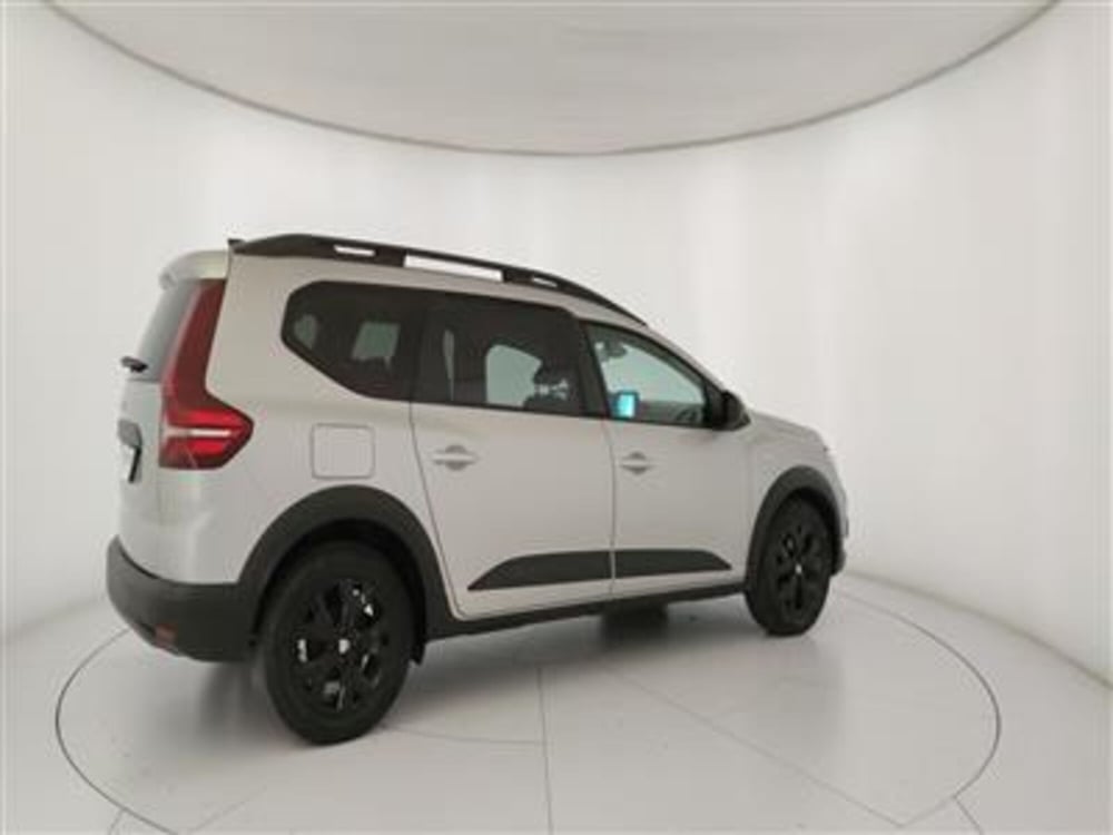 Dacia Jogger usata a Bari (8)