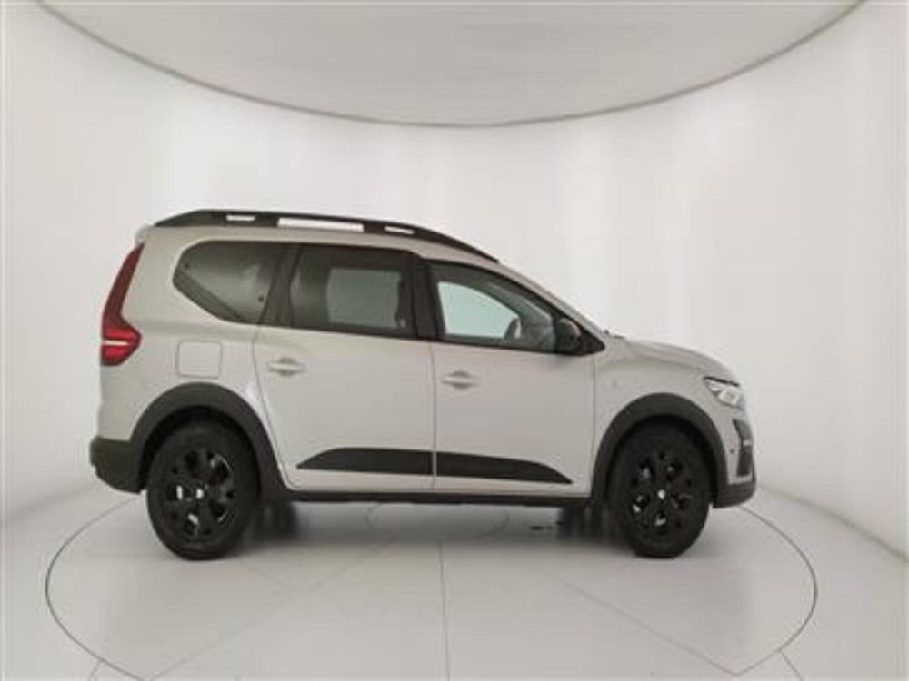 Dacia Jogger usata a Bari (9)