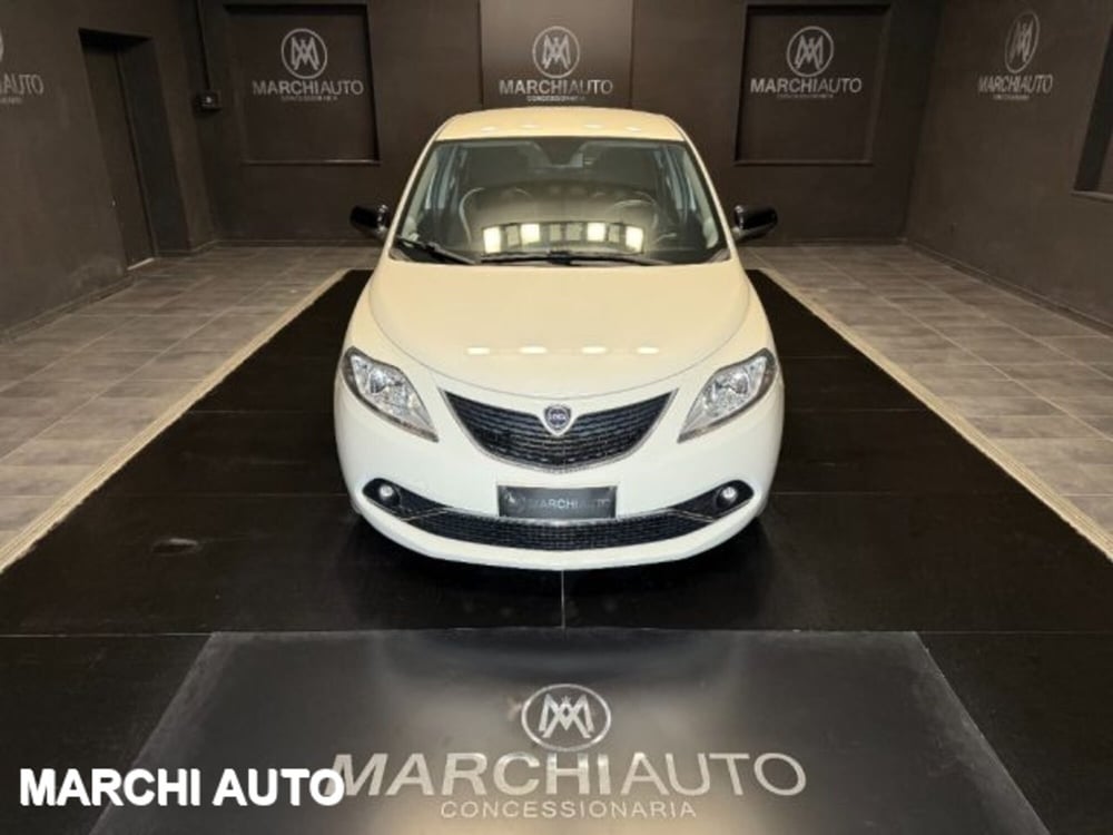 Lancia Ypsilon usata a Perugia (2)
