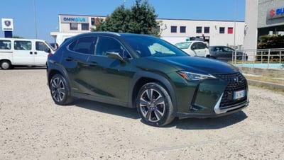 Lexus UX Hybrid 4WD Executive del 2019 usata a Oristano