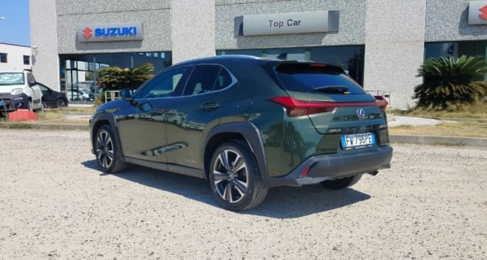Lexus UX usata a Oristano (3)
