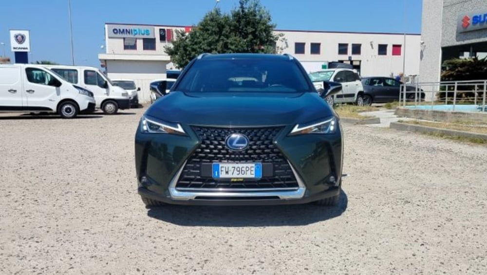 Lexus UX usata a Oristano (5)