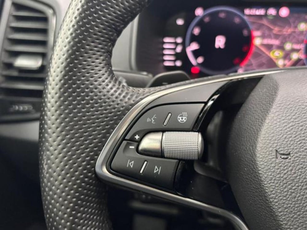 Skoda Karoq usata a Como (11)