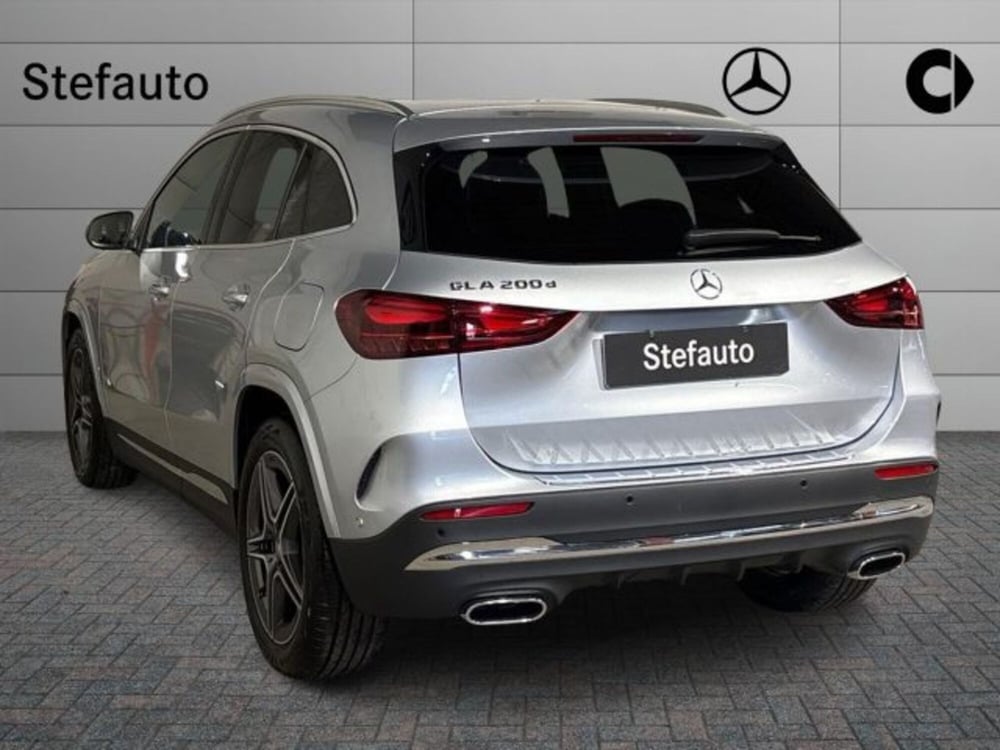 Mercedes-Benz GLA SUV nuova a Bologna (5)