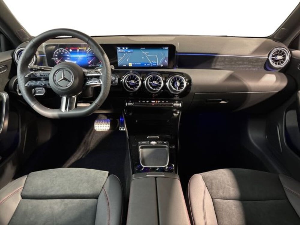 Mercedes-Benz Classe A Sedan nuova a Bologna (13)