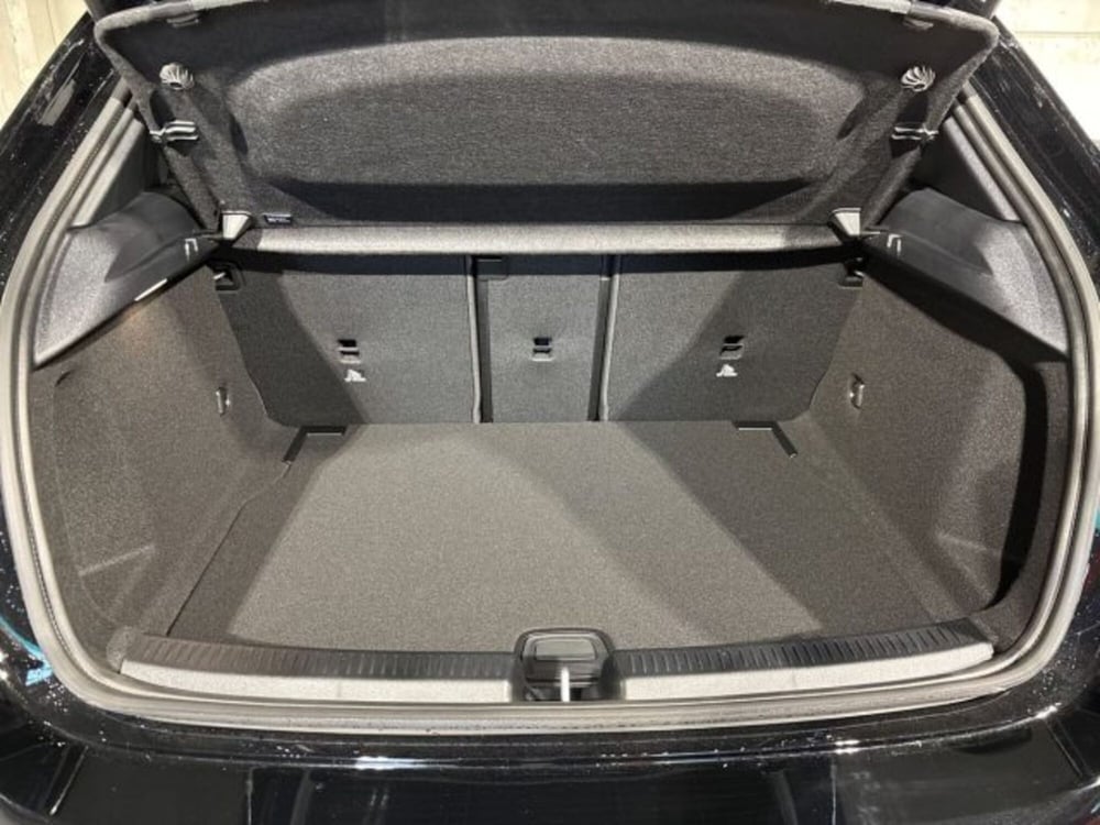 Mercedes-Benz Classe A Sedan nuova a Bologna (7)