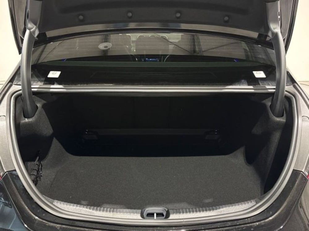 Mercedes-Benz Classe C nuova a Bologna (7)