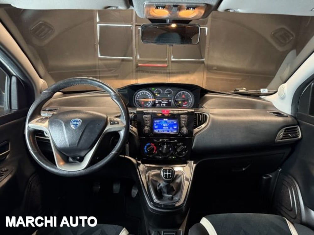 Lancia Ypsilon usata a Perugia (13)