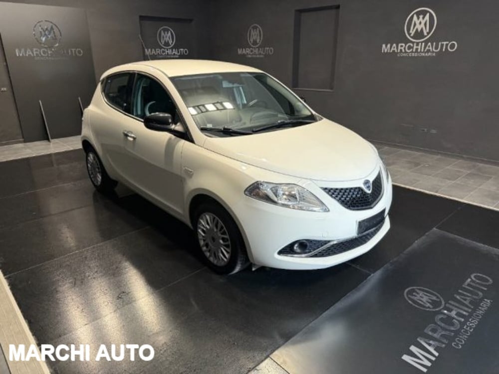 Lancia Ypsilon usata a Perugia (3)