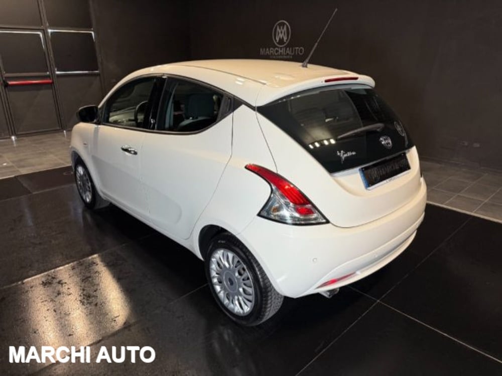 Lancia Ypsilon usata a Perugia (7)
