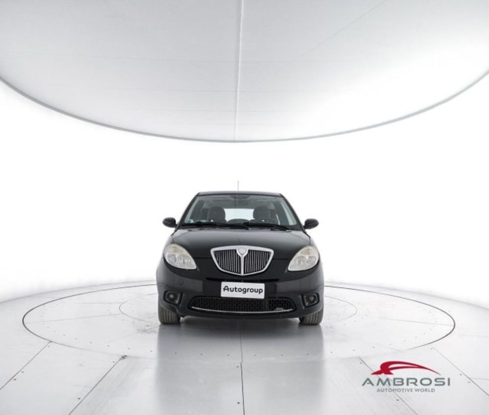 Lancia Ypsilon usata a Perugia (5)