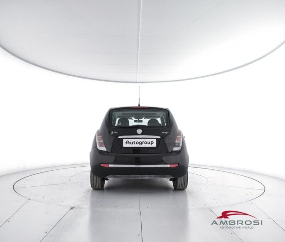 Lancia Ypsilon usata a Perugia (6)