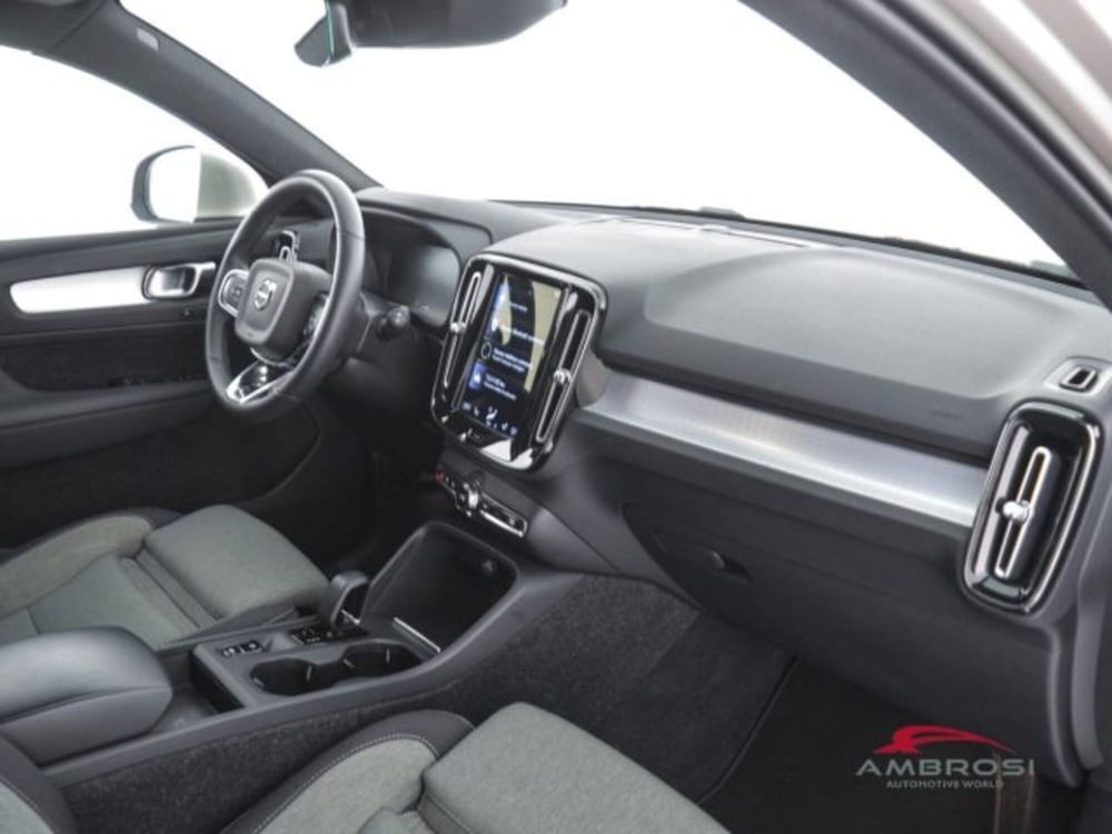 Volvo XC40 usata a Perugia (12)