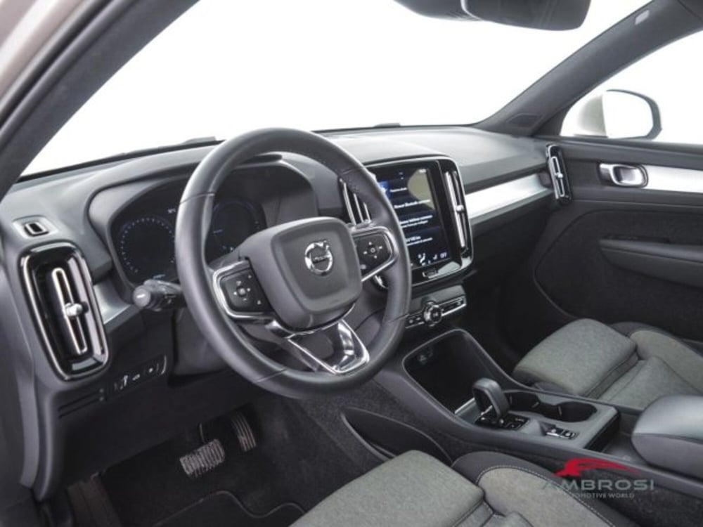 Volvo XC40 usata a Perugia (8)