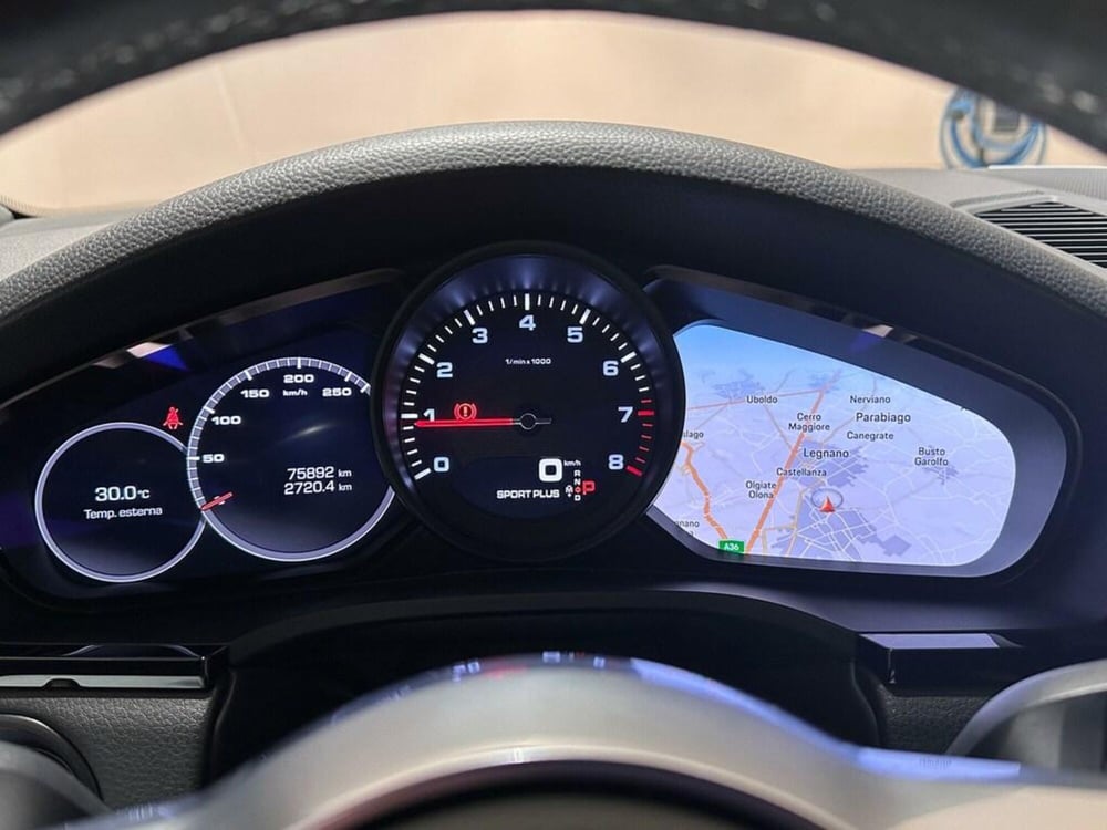 Porsche Cayenne usata a Varese (10)