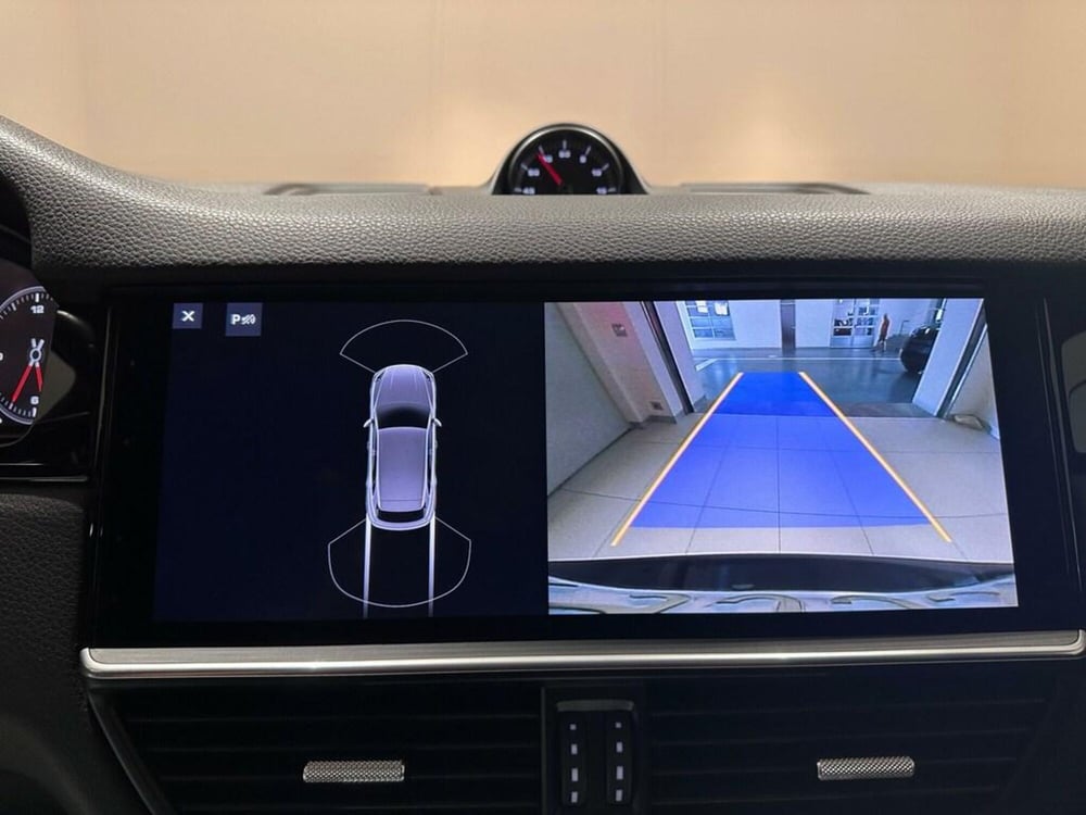 Porsche Cayenne usata a Varese (12)