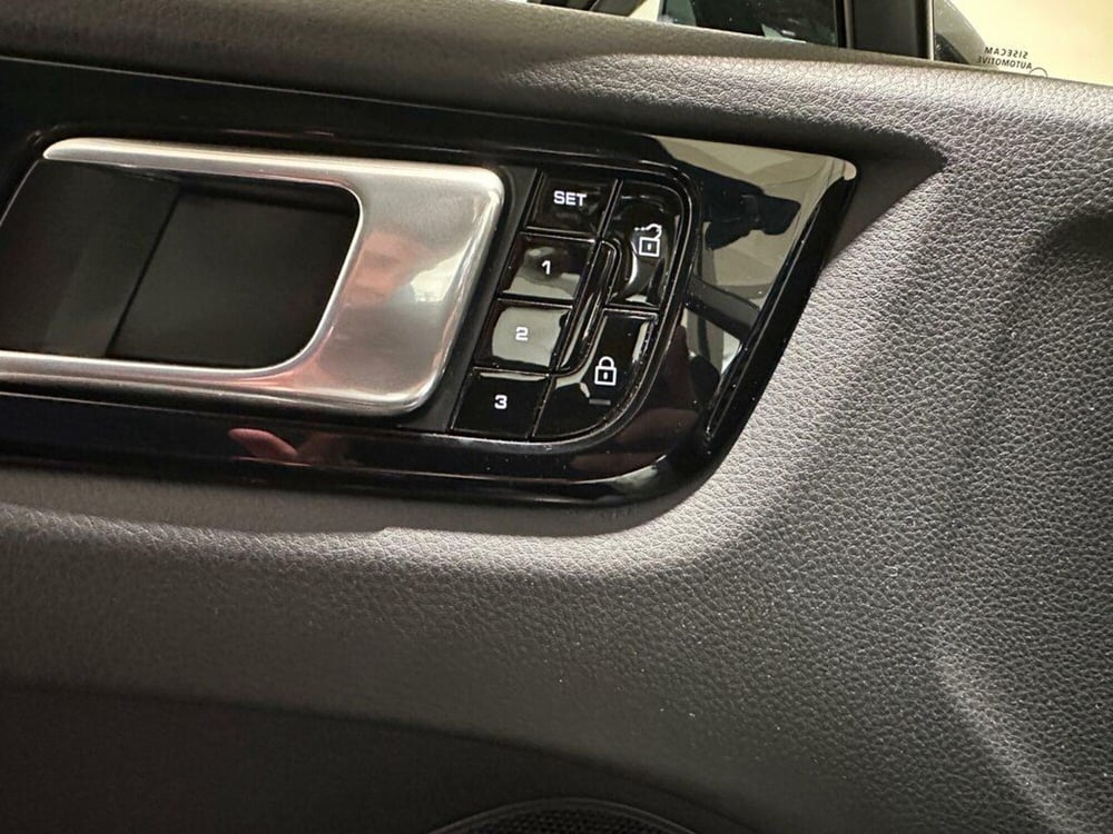 Porsche Cayenne usata a Varese (14)