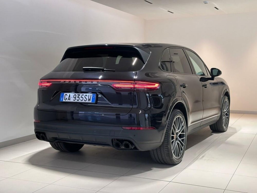 Porsche Cayenne usata a Varese (2)