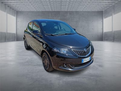 Lancia Ypsilon 1.0 FireFly 5 porte S&amp;S Hybrid Ecochic A. Ferretti del 2023 usata a Bari